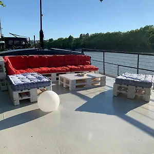Hotel en barco Péniche Sunflower, París